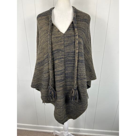 Anthropologie Do Everything in Love V-neck Tassel Poncho in Brown/Blue One Size. - Picture 1 of 4